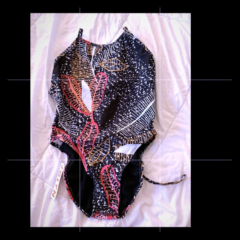 Jolyn Gavin 2 tie-back, 26 NWT